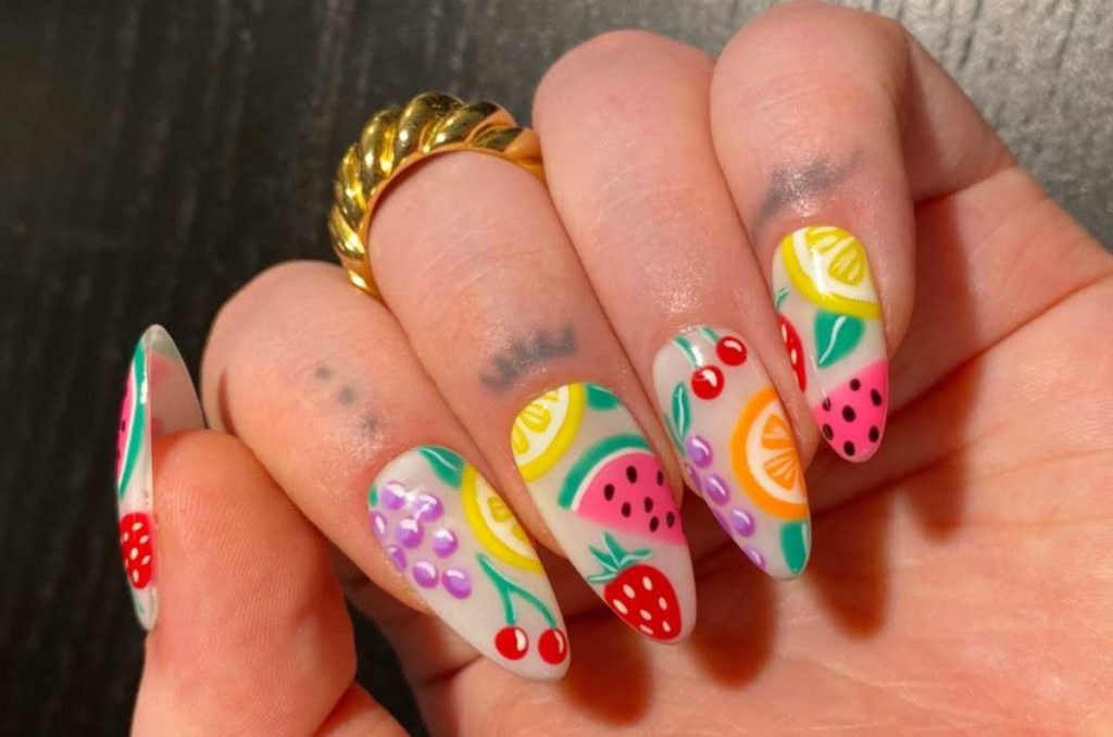 nails