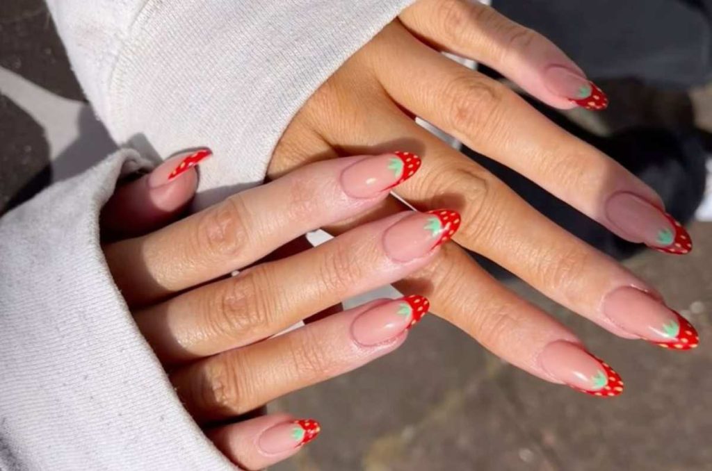 nails