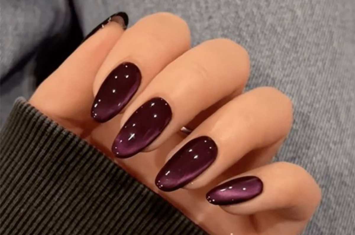 5 diseños de uñas violeta elegantes para el verano