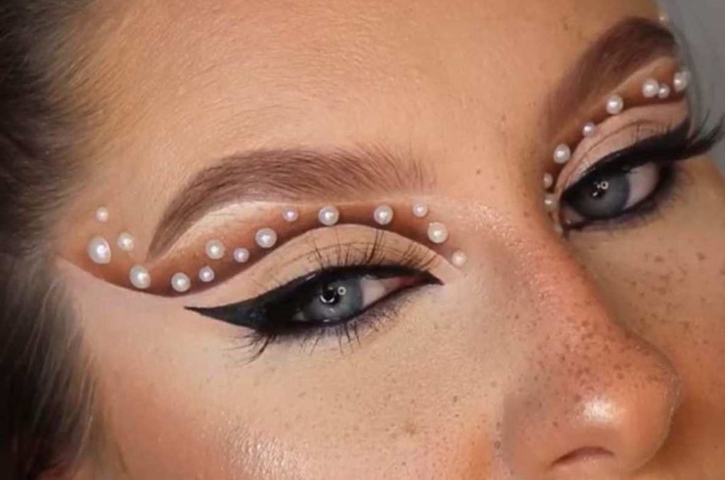 Maquillajes con perlas ideales para el mes del orgullo LGBT+