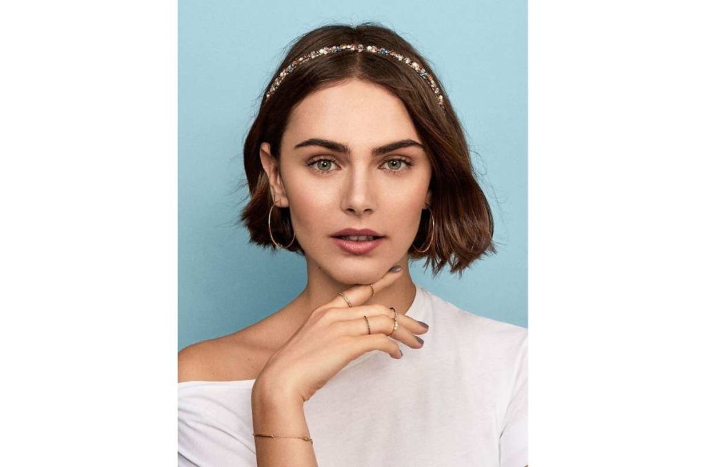 Ideas chic de peinados para graduación (aunque tengas el cabello corto) 4