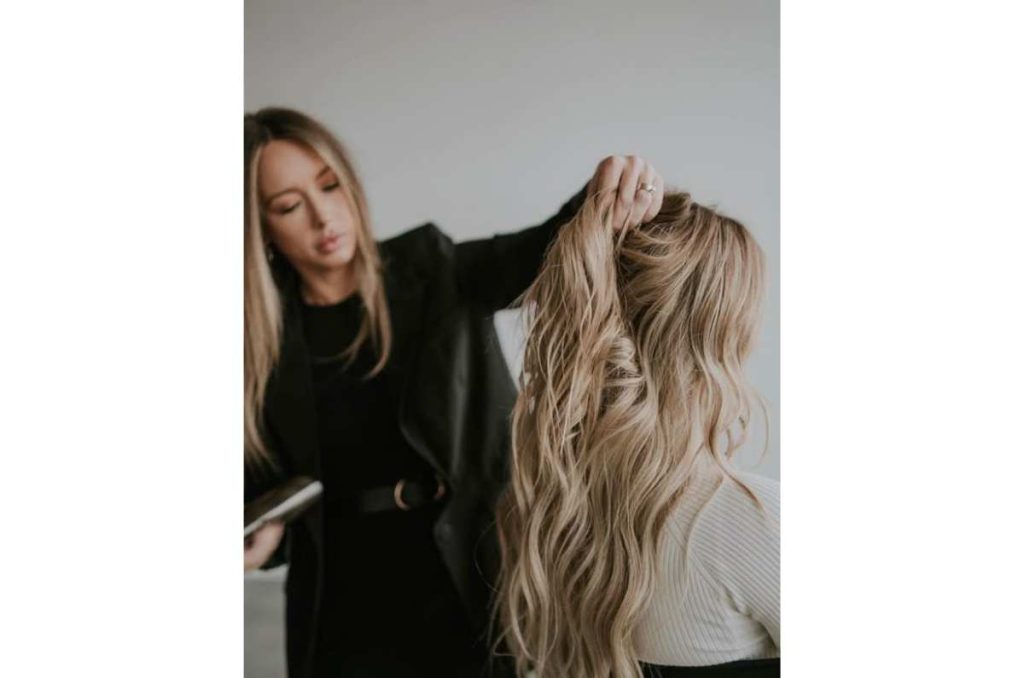 Peinados semirecogidos para cabello largo, ideales para el pride 2025 5