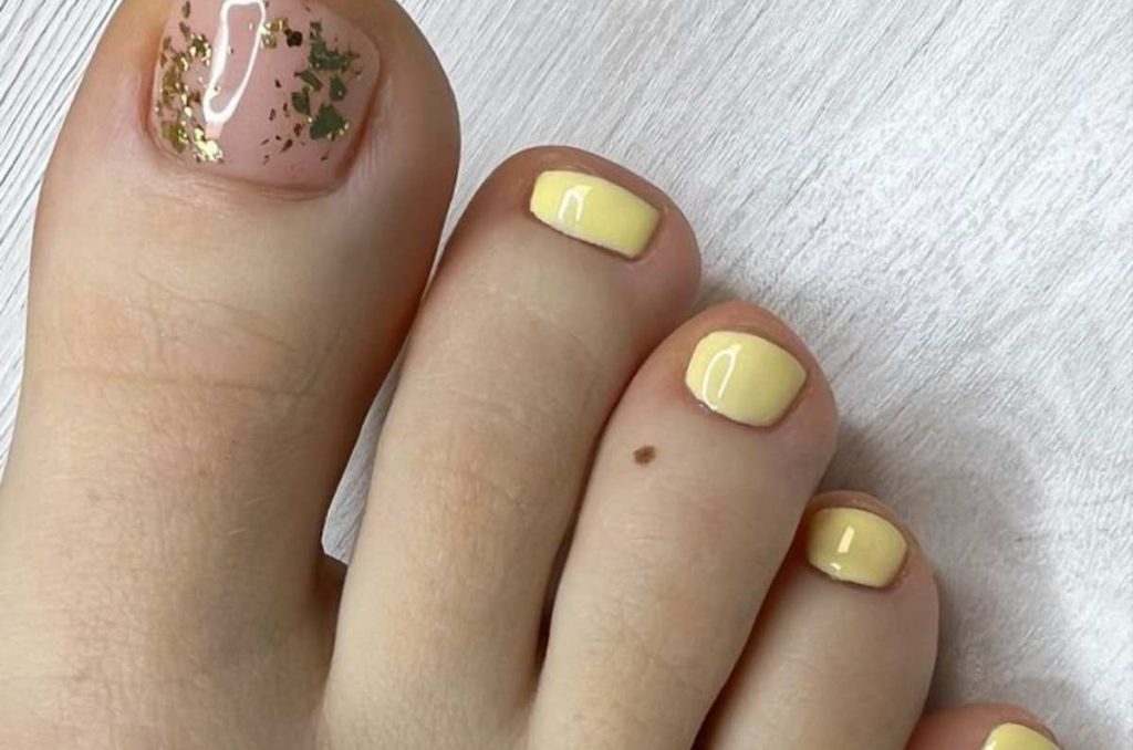Nails butter yellow