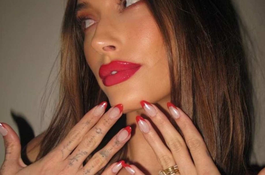 Uñas de Hailey Bieber