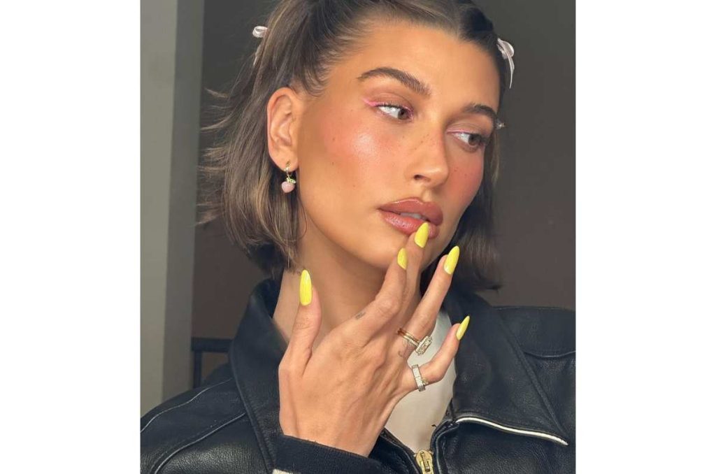 Las Uñas de Hailey Bieber; 5 diseños que están rompiendo internet 1