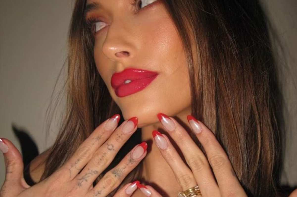 Las Uñas de Hailey Bieber; 5 diseños que están rompiendo internet