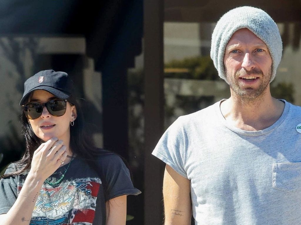 Dakota Johnson y Chris Martin relación