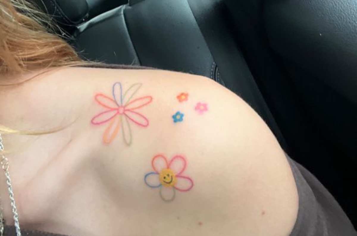 Tatuajes mini color pastel para llevar tinta de forma discreta y femenina