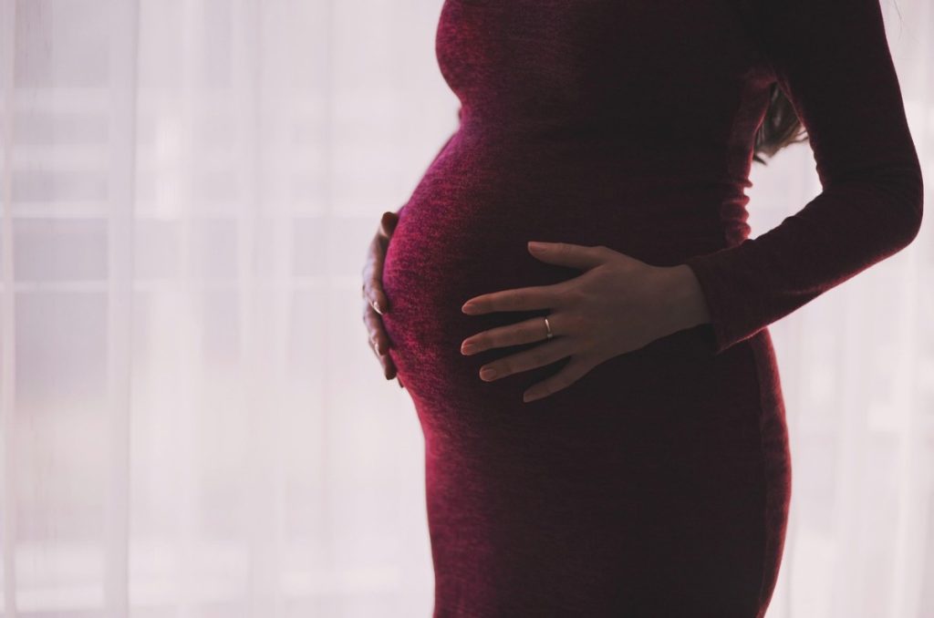 maternidad-yosstop-pixabay-1