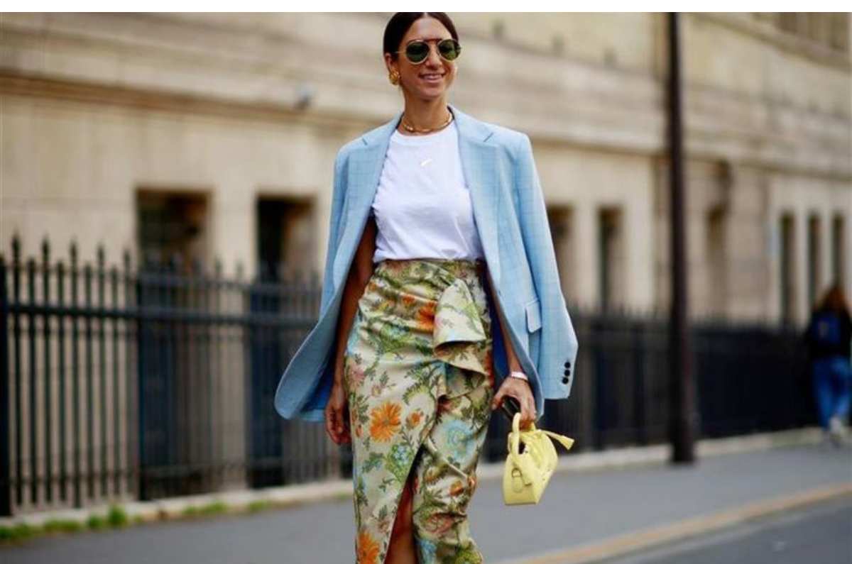 Outfits con falda wrap, perfectos para mamás de 40+ que quieren lucir elegantes en la oficinas