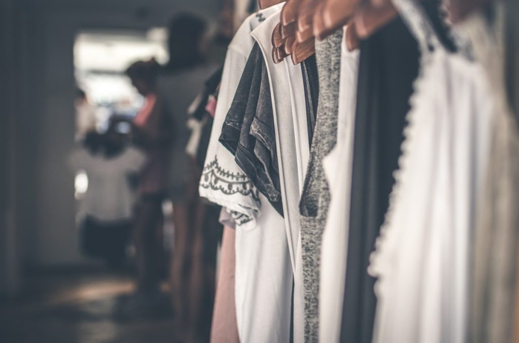 ropa-silla-pixabay-1.jpg