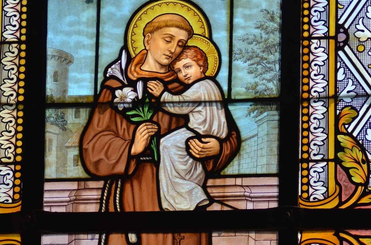 ¡Ponlo de cabeza! San Antonio de Padua: por qué se celebra el 13 de junio y rituales para encontrar el amor
