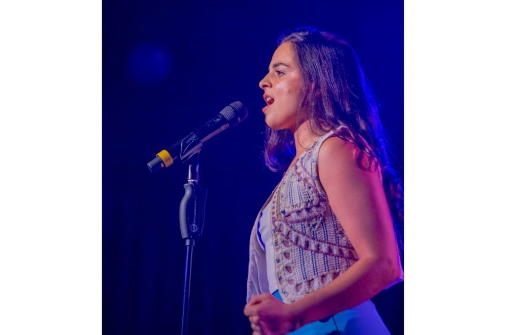 Valeria Aceves en Next Stop, New York