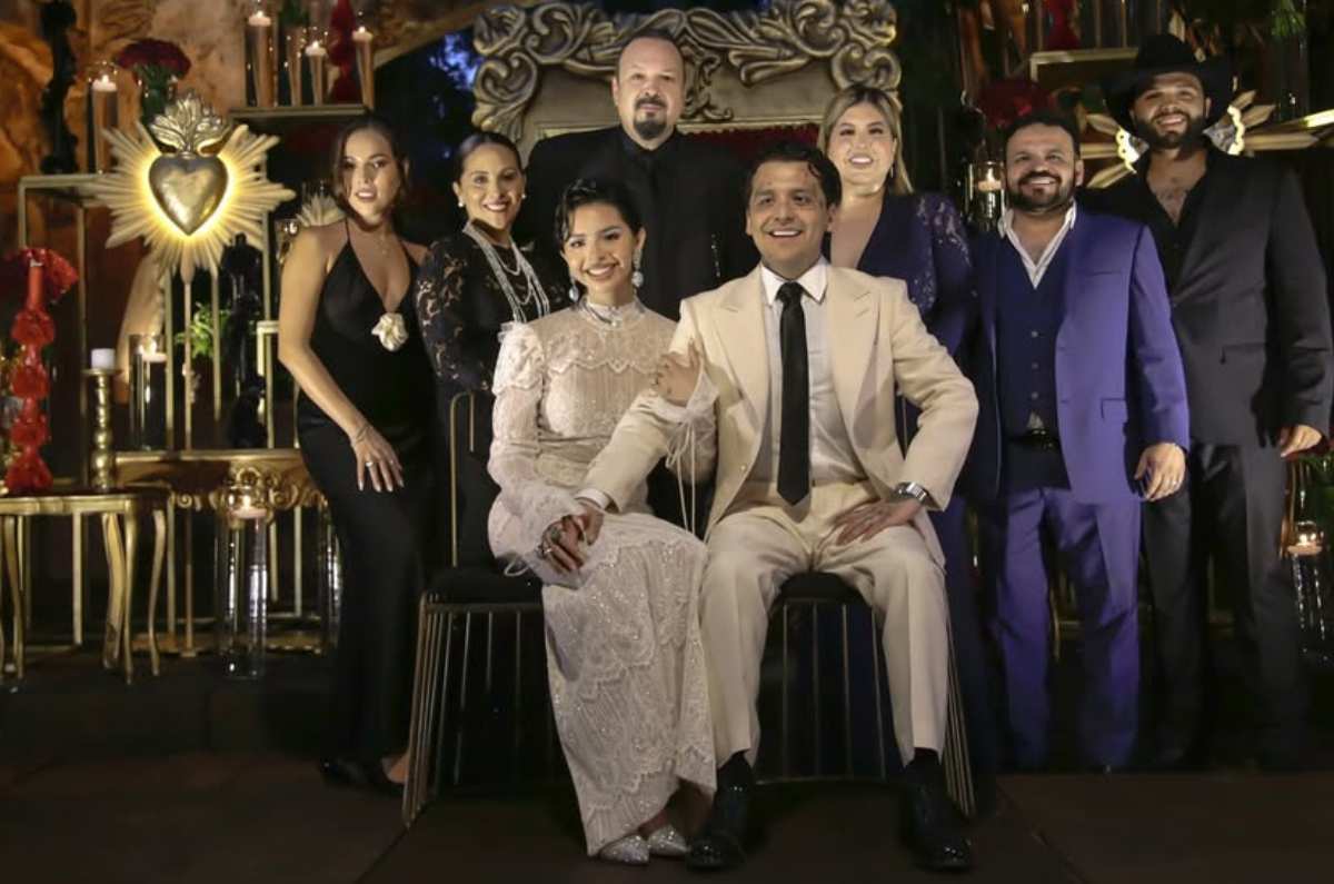 Christian Nodal y Pepe Aguilar comparten escenario por primera vez, así fue el encuentro.VIDEO