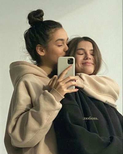Fotos con tu mejor amiga: 7 ideas creativas y divertidas que querrás recrear ya 6