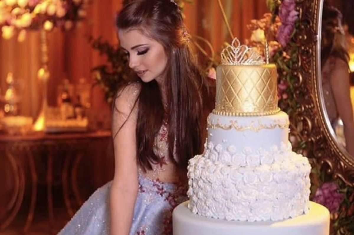 5 pasteles de quinceañera que parecen salidos de un cuento de hadas
