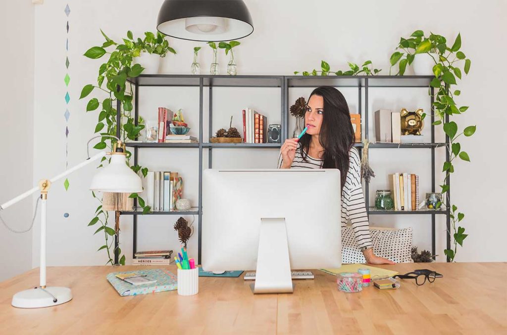 Home Office con Estilo: Cómo crear un espacio inspirador sin gastar mucho