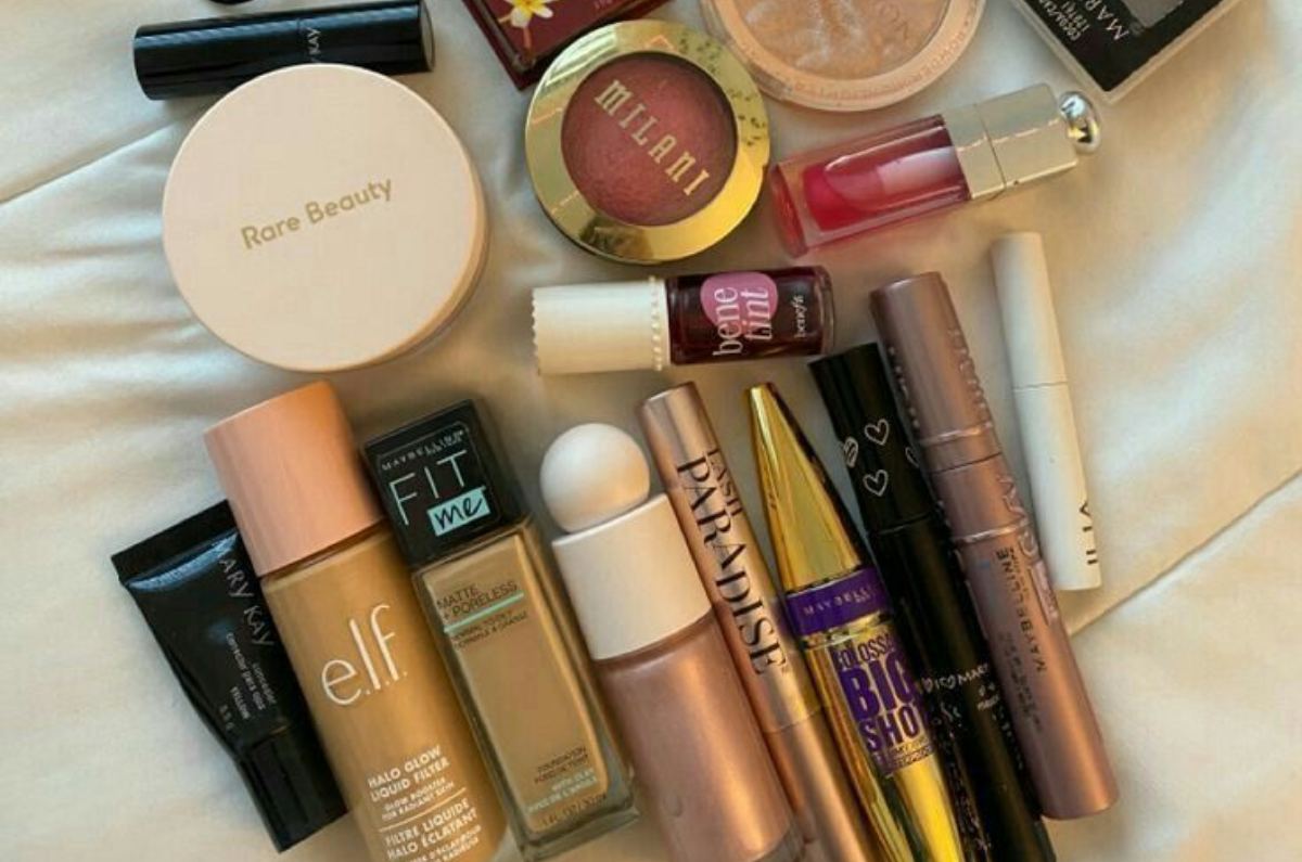 ¿Sabías que el maquillaje caduca? Aprende a leer las fechas, protege tu piel y evita riesgos en tu rutina de belleza