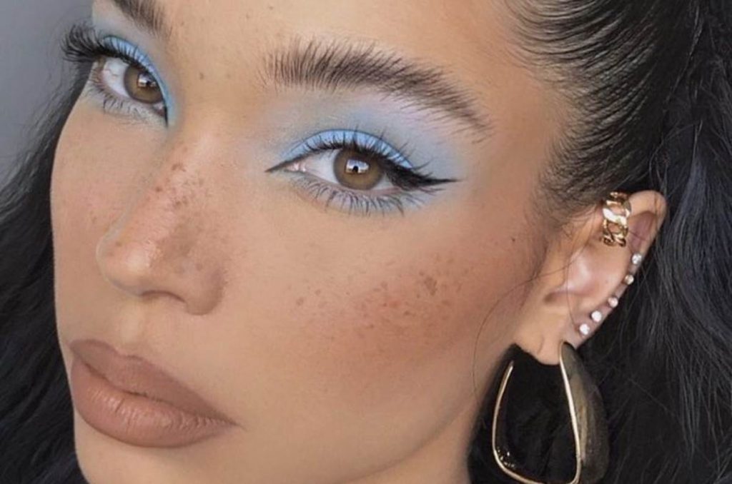 maquillaje-sombra-azul-celeste-2000-2