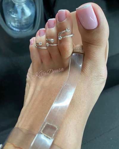 Toe rings: el accesorio boho que vuelve con fuerza para finalizar este verano 2