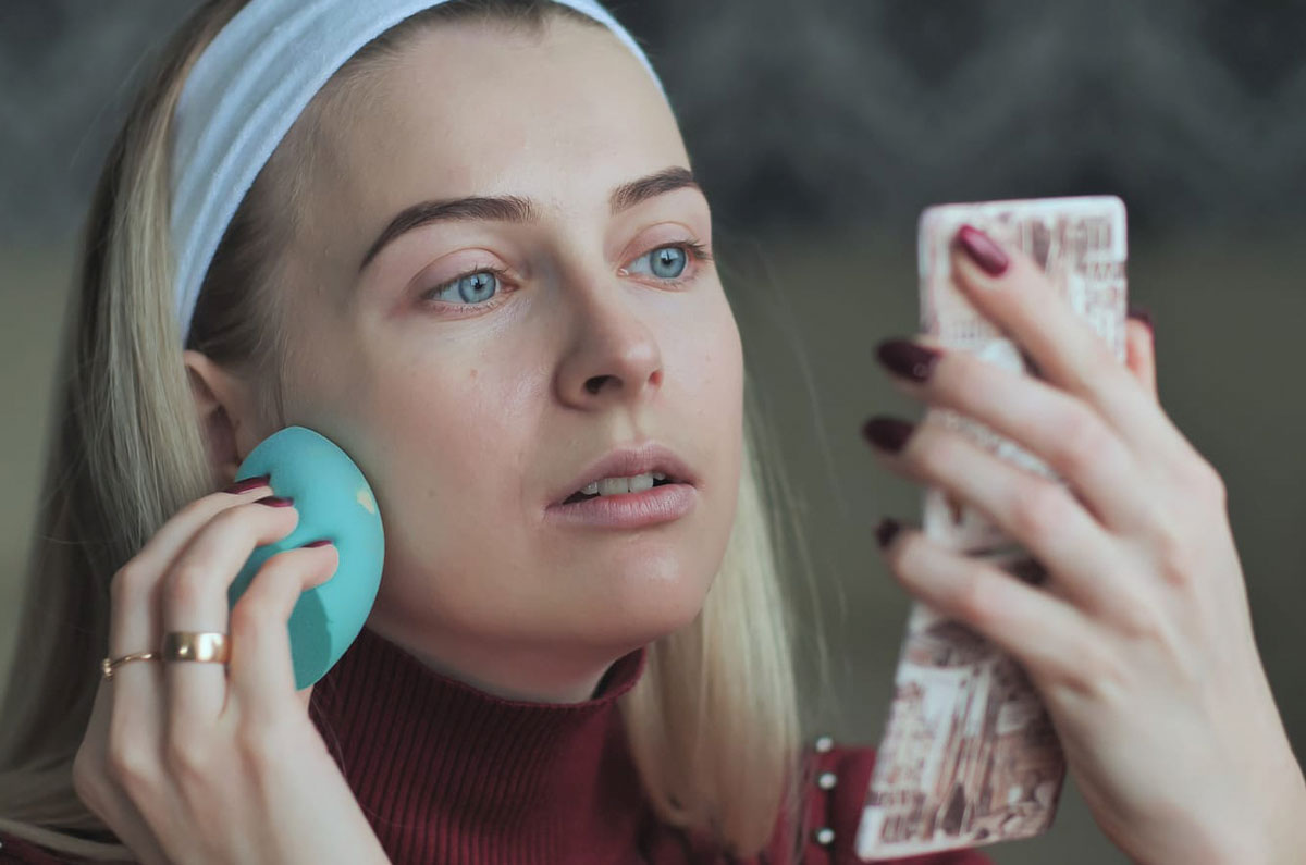 Pequeño, brillante y con mil secretos: el neceser de las it-girls
