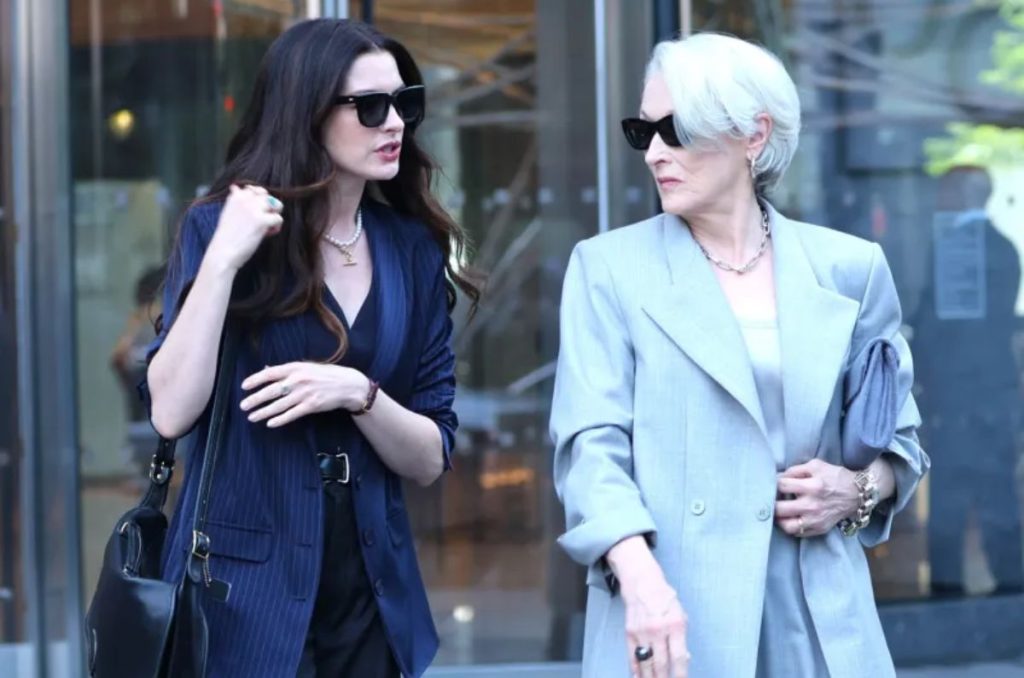 5 looks de Anne Hathaway que puedes replicar para ir a la oficina