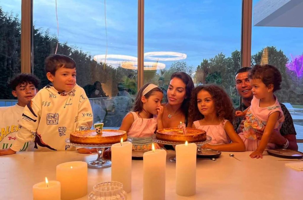 Georgina Rodríguez, Cristiano Ronaldo e hijos