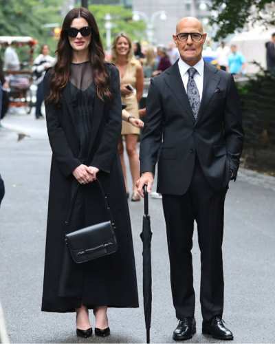 Anne Hathaway y Stanley Tucci