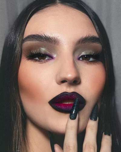 Labial negro: la tendencia inesperada que dominará el verano 2025 4