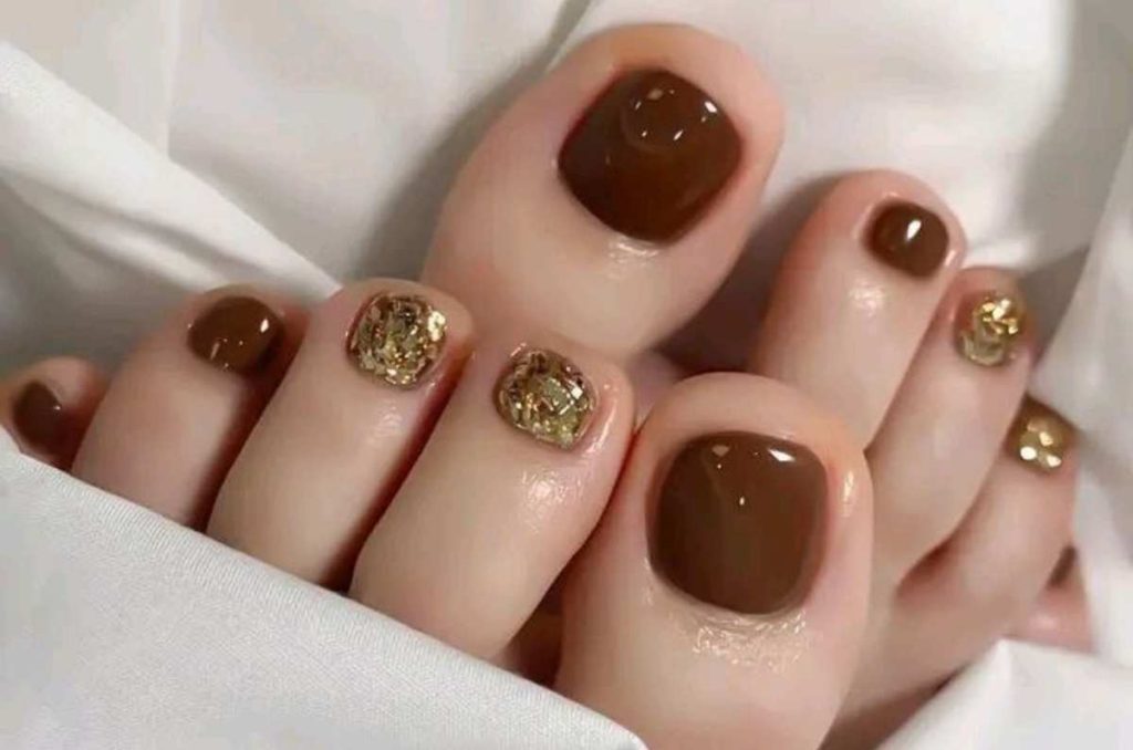 pedicure color chocolate
