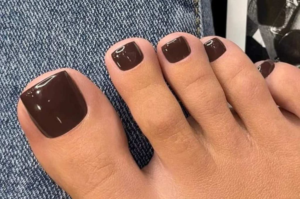 pedicure color chocolate