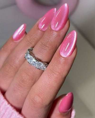 Uñas chicle: 5 diseños con la tendencia más divertida y pop del verano 3