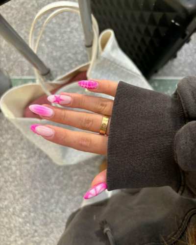 Uñas chicle: 5 diseños con la tendencia más divertida y pop del verano 2