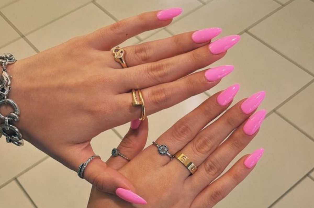 Uñas chicle: 5 diseños con la tendencia más divertida y pop del verano