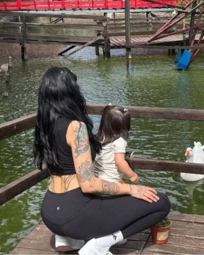 Cazzu y su hija Inti @cazzuglobal
