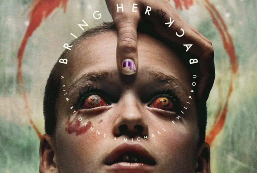 Cartel de la película de terror “Tráela de vuelta” con atmósfera intensa y misteriosa