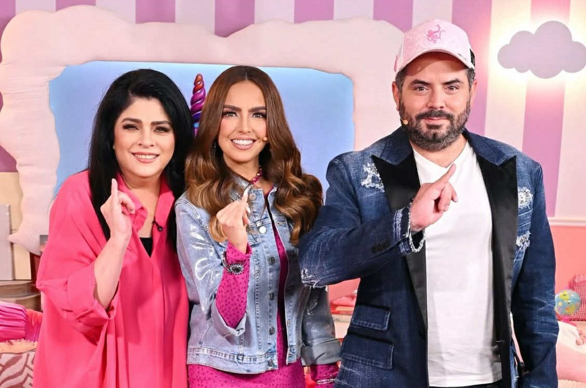 Lo que dijo Victoria Ruffo sobre salir en “Viaje con los Derbez”