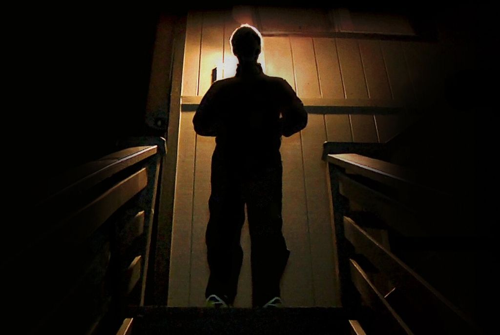 Portada de la película Creep, thriller de terror psicológico con un asesino inquietante