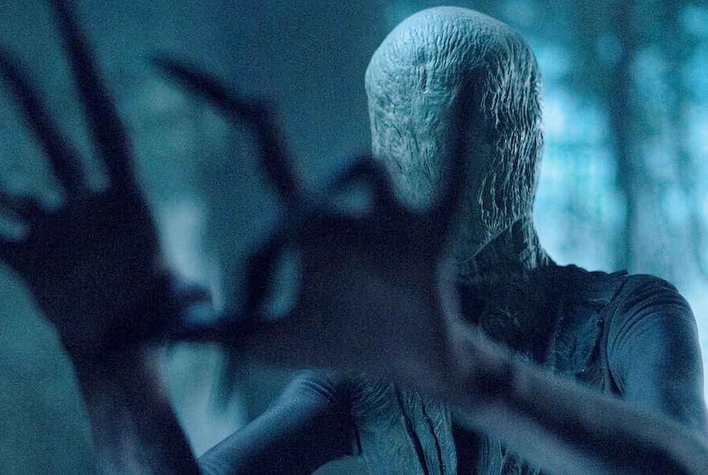Imagen del personaje Slender Man, figura del horror y creepypasta