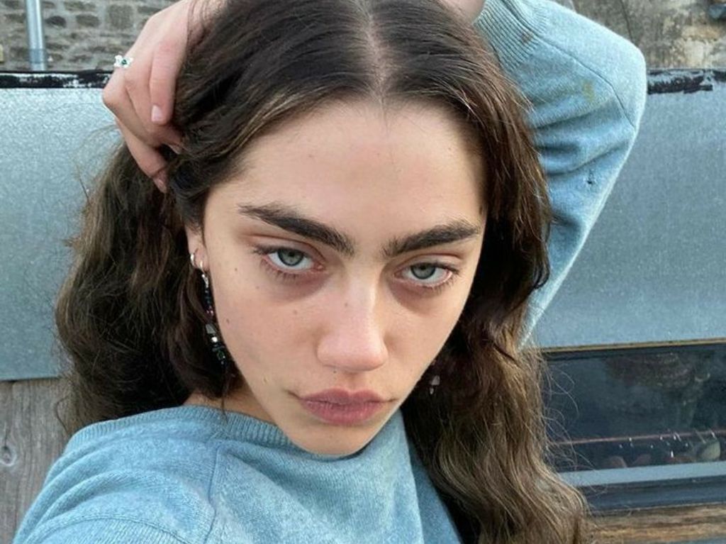 ¿Cuál es la controversia del “Tired Girl Makeup”?