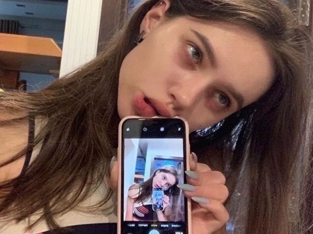 ¿Por qué está causando revuelo el “Tired Girl Makeup” en redes sociales?
