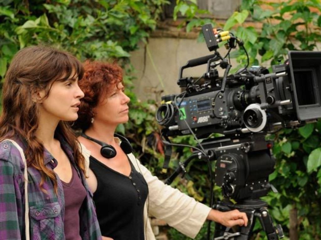 Verónica Echegui (Katmandú: Un espejo en el cielo, 2011)