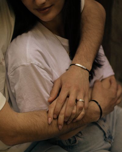 El princess treatment es cariño recíproco y cotidiano, mientras que dar lo mínimo son apariciones esporádicas, excusas y migajas de amor