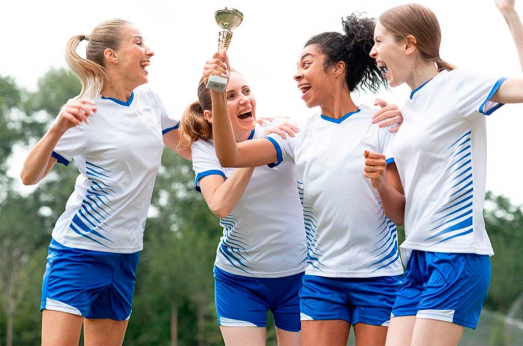 Deportes Femeninos: Fútbol, Tenis, Voleibol y los Logros de las Atletas
