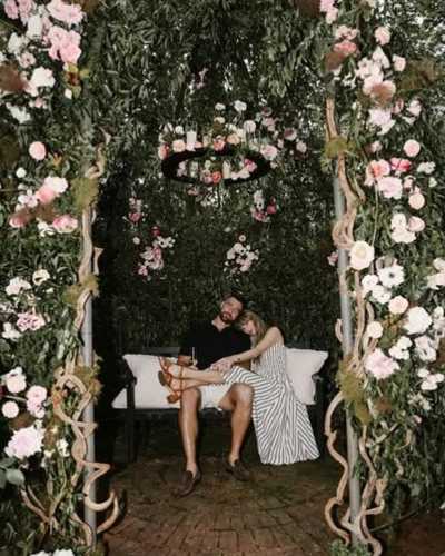 taylor y travis revelan detalles de su boda