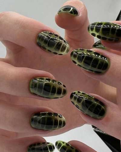 Animal print nails