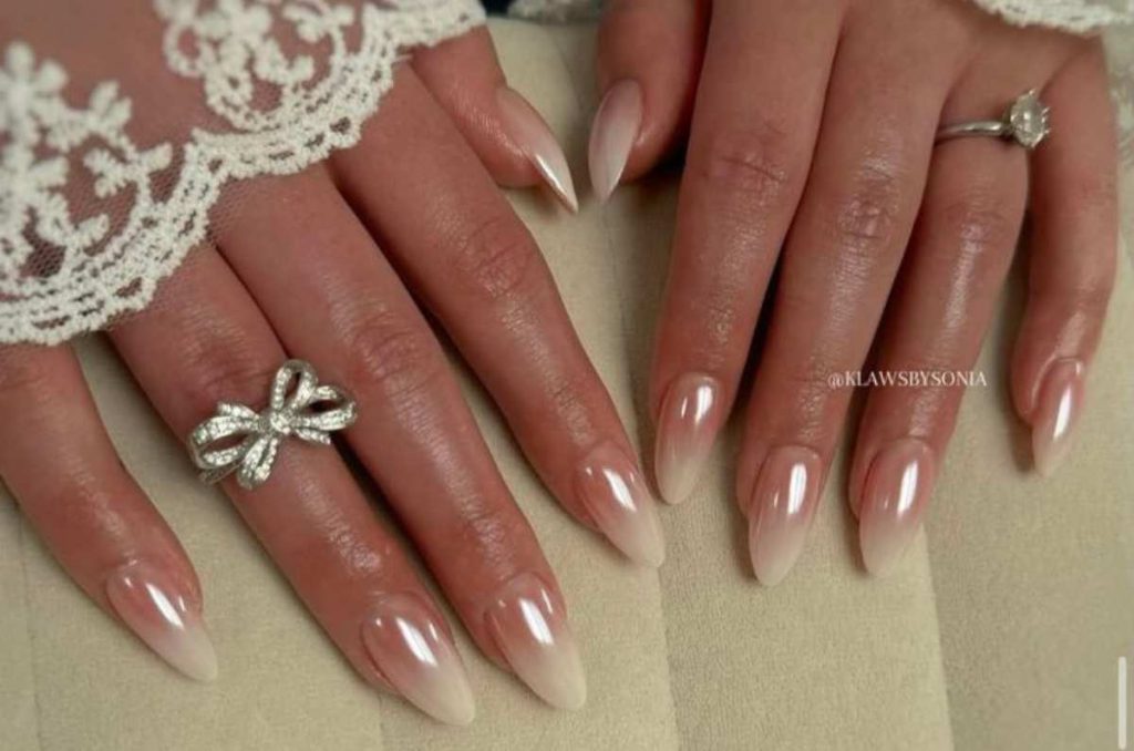 Diseños de uñas para novias