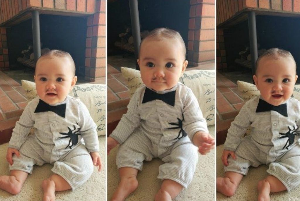 Tres imágenes de un bebé sentado y sonriendo, vestido con mameluco de rayas, moño negro en el cuello y una araña negra, con bigote falso pintado. Disfraz de Halloween para tu bebé de la familia Addams