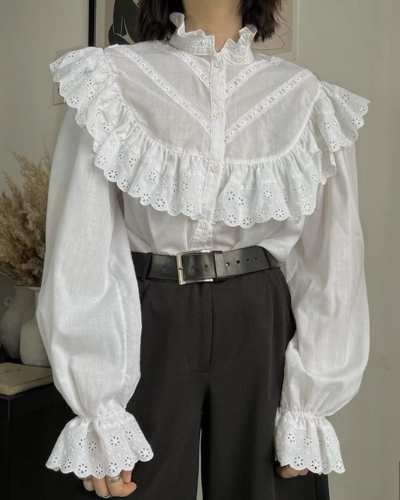 Blusas con cuellos victorianos 