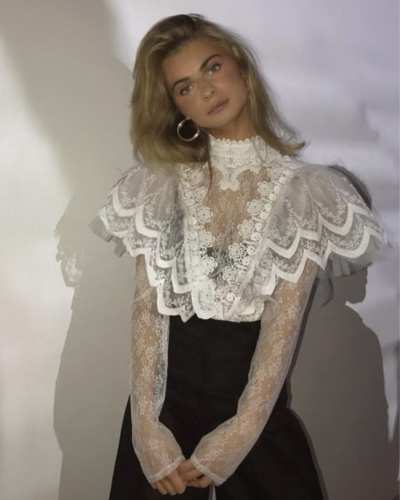 Blusas con cuellos victorianos 